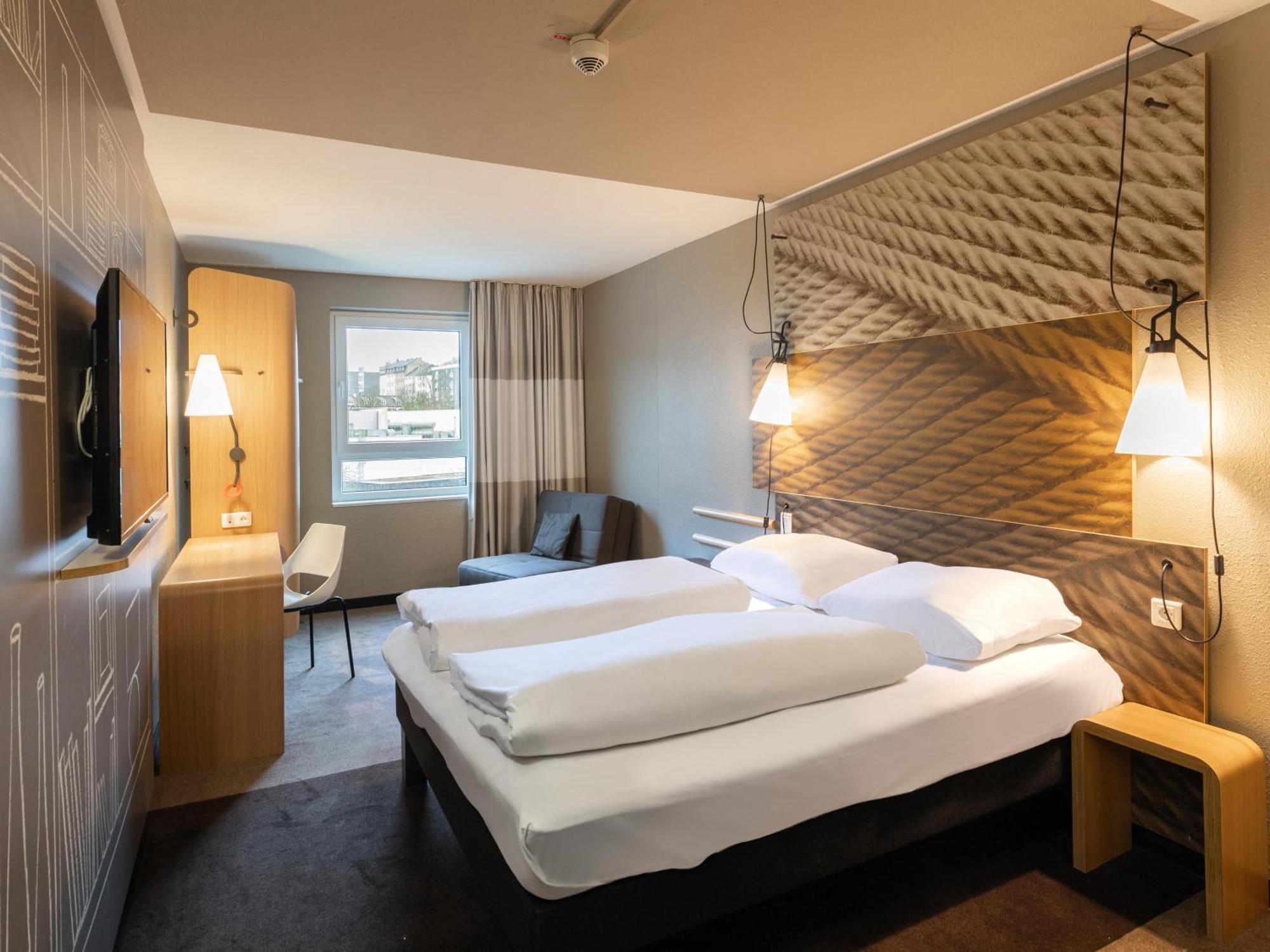 B&B Hotel Wuppertal-City Exterior photo