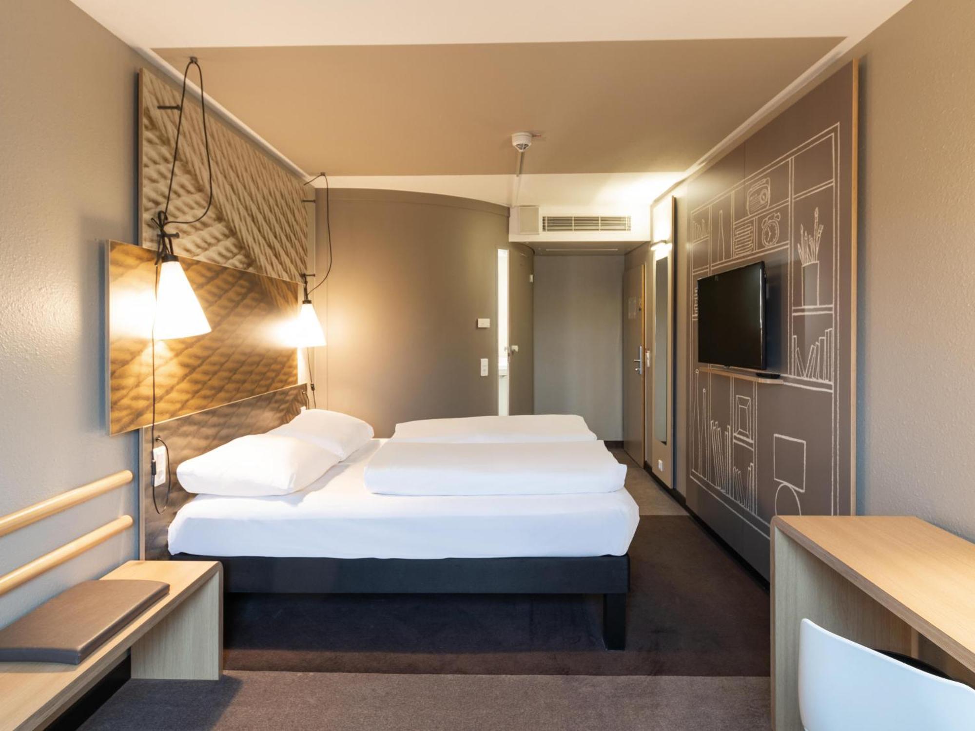 B&B Hotel Wuppertal-City Exterior photo
